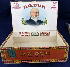 Vintage R.G. Dun Hole in Hand 50 Cigar Box w/ Tax Stamps Art Deco Graphics picture