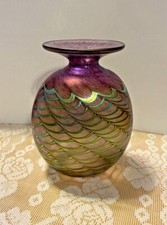 ~NIB~ GORGEOUS ROBERT HELD IRIDESCENT ART GLASS VASE - SIGNED picture