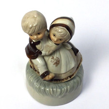 Dutch Boy and Girl Dancing Ceramic Figurine picture