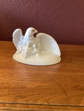 Westmoreland Milk Glass Eagle W/Amber Eyes And Eaglets Eagle On A Nest Top Only picture