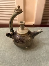 V. Chin 95 Classic Teapot Vessel with Frog Texas Studio Art Pottery, 8.5