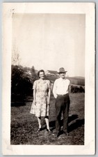 Couple 1940s 1950s Snapshot Photograph Tennessee Rural Americana Names picture