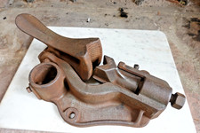 Antique WELL PIPE PULLER, PIPE DOG, JACK 