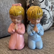 Vintage 1975 Hand Painted Ceramic Praying Boy And Girl Figurine Set - Signed R75 picture