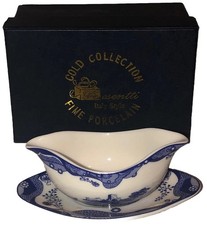Nice VTG NIB Porcelain Presentti  Gold Coll. Blue & White Mini Gravy Boat picture