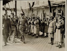 1918 Press Photo Commander of the AEF, General John Pershing Inspects French picture