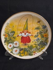 Rien Poortvliet Fun and Games Plate Two Summer 1981 Fairmont Gnome 8.5