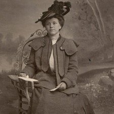 ID'd c1900s Studio Photo Belle Melton Fashion Dress Hat Chair Portrait Vtg 6x8 picture