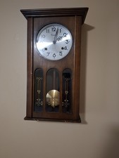 ANTIQUE/VINTAGE WALL CLOCK picture