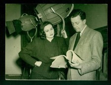S15, 517-19, 1947, 8x6 Photo, Sonia Holm with Director Charles Frend on the Set picture