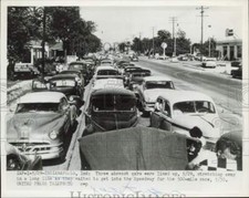 1929 Press Photo Cars wait in long lines for admission to Indianapolis Speedway picture