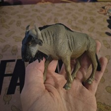 Safari Ltd Blue Wildebeest Figurine Wildlife Animal 2013 Gray/Black Plastic Toy picture