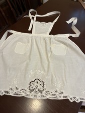 Vintage White Full Bib Apron Battenberg Lace Pockets Embroidered Cotton NOS Maid picture