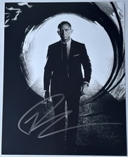 Daniel Craig Signed Photo, 8x10 with COA, James Bond picture