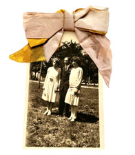 c1920s Wedding Party Wrapped in a Bow Women Pleated Dresses Photo picture