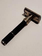 VTG 1970'S GILLETTE BLACK -HANDLED ADJ  SAFETY RAZOR--3 3/4