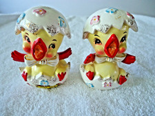 VNTG NORCREST SOUVINOR HATCHING CHICKENS CHICKS SALT & PEPPER SHAKERS RARE H476 picture