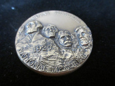 MT. Rushmore National Monument Black Hills S.D Coin Commemorative picture
