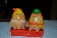 Vintage Plastic Kitchen Humpty Dumpty Eggs Salt Pepper Shakers JSNY Hong Kong picture