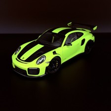 1:18 Porsche 911 (991.2) GT2 RS Weissach Package Acid Green – AUTOart picture