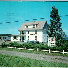 c1960s Beaumont Quebec La Belle Francoise Hotel Motel Postcard VW Beetle Cars picture