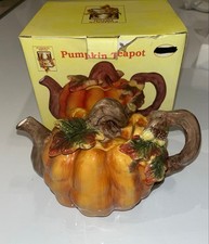 Pumpkin Patch 20 oz Ceramic Pumpkin Teapot w/Lid Fall Thanksgiving Boxed picture