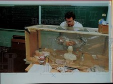 1986 Press Photo Stop-Motion Animator Tom Sullivan During 
