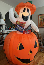 Gemmy Inflatable 2011 Pumpkin Animated Ghost Hershey Store Display -RARE picture