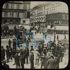 OUTSIDE THE BOURSE PARIS FRANCE C1890 Magic Lantern Slide ANTIQUE PHOTOGRAPH picture