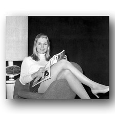 Carol Lynley Photo 8x10 Actress Portrait-30 picture