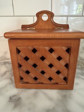 Villeroy & Boch Wood Hinged Lid Lattice Recipe Box picture