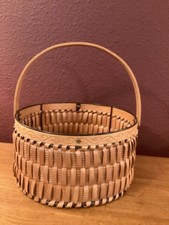 Vintage Longaberger Woven 12 Inch Diameter Basket With Embossed Rim Detail picture