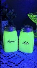 Vintage McKee Custard Glass Uranium Roman Arch Salt & Pepper Range Shakers 4.25” picture