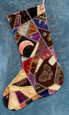 GORGEOUS ANTIQUE VINTAGE CRAZY QUILT CHRISTMAS STOCKING CUTTER QUILT 26-86 picture