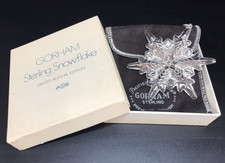 VINTAGE GORHAM 1972 STERLING SILVER SNOWFLAKE CHRISTMAS ORNAMENT 18G BOX POUCH picture
