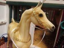 Jaapi - White/gold Arabian Bridle w/Collar, fits Breyer Huck & Peter Stone Arabs picture