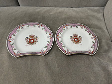 Chinese Pair of Porcelain Plates w/ Armorial Style & Flowers Decoration picture