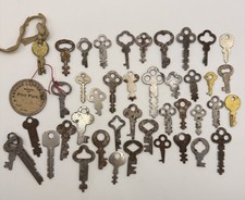 Lot Of 40+ Antique Vintage Skeleton Keys Cabinet Furniture Trunk Lock Keys Mix picture