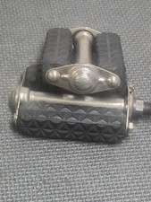 Vintage 1964 1965 1966 Schwinn Early Stingray Bicycle Full Size Pedals 1/2