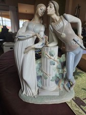 LLADRO ROMEO AND JULIET FIGURINE # 4750 Retired. THIS ITEM HAS BEEN SOLD picture