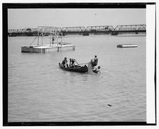 Photo:Arlington Beach Moose Field Day Canoe Tilting 1925 Bridge River Lake picture