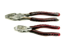 (2) VINTAGE 1968 M. KLEIN & SONS TOOLS LINESMAN PLIERS, 201-7 & 213-9NE picture