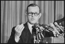 Photo:American Tobacco Institute Press Conference 1979 Man at Podium picture