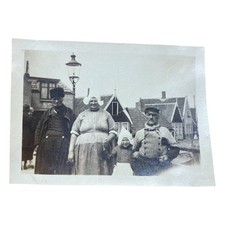 Vtg 1920s Dutch Family Volendam Holland Traditional Dress Street Scene Snapshot picture