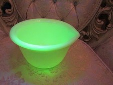 VTG Hamilton Beach Yellow Custard Glass Mixing Bowl picture