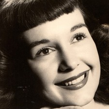 ID'd c1950s T. Houston Studio Photo Glamour Portrait Smiling Woman Short Bangs picture