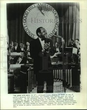 Press Photo Jazz musician Lionel Hampton honored as Good Will Ambassador picture
