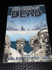 THE WALKING DEAD VOLUME 2 MILES BEHIND US PAPERBACK by ROBERT KIRKMAN BRAND NEW picture