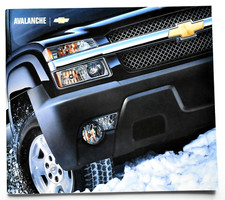 ORIGINAL 2004 CHEVROLET AVALANCHE SALES BROCHURE ~ 38 PAGES~ 11.25