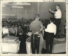 1969 Press Photo Post Office's semi-annual auction of unclaimed & damaged goods picture